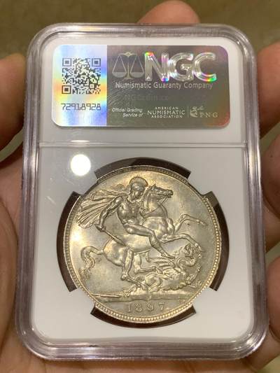 《竞宝斋》第424场 周日，周一，周二  3场连拍 （全场包邮） NGC MS63 维多利亚1897LX大披纱马剑克朗，顶级卷开原光品相，整体打制非常犀利，人像马剑图案饱满，有轻微镜面感，更高分数6枚。