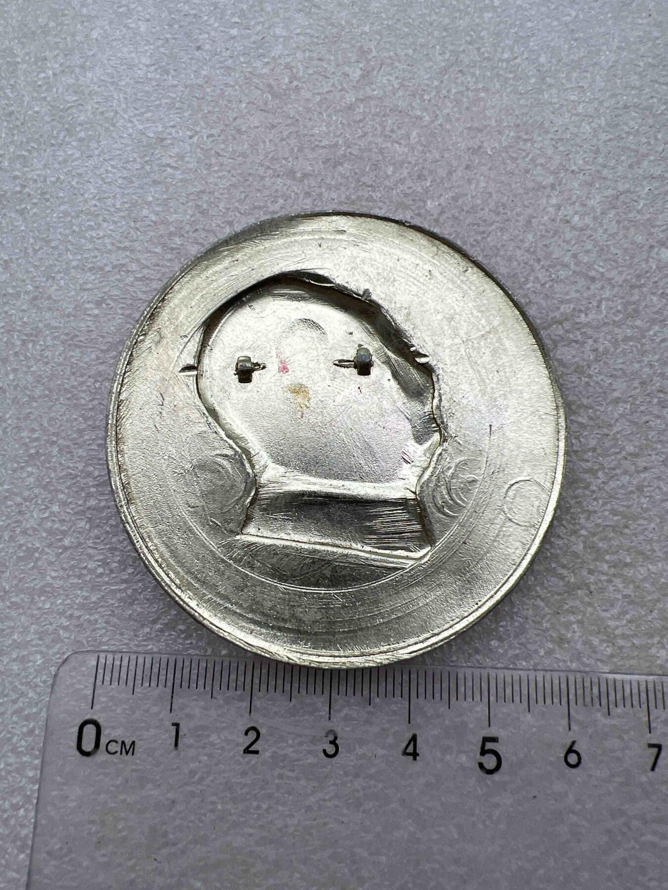 真品像章纪念章、老旧书籍、  真品像章纪念章