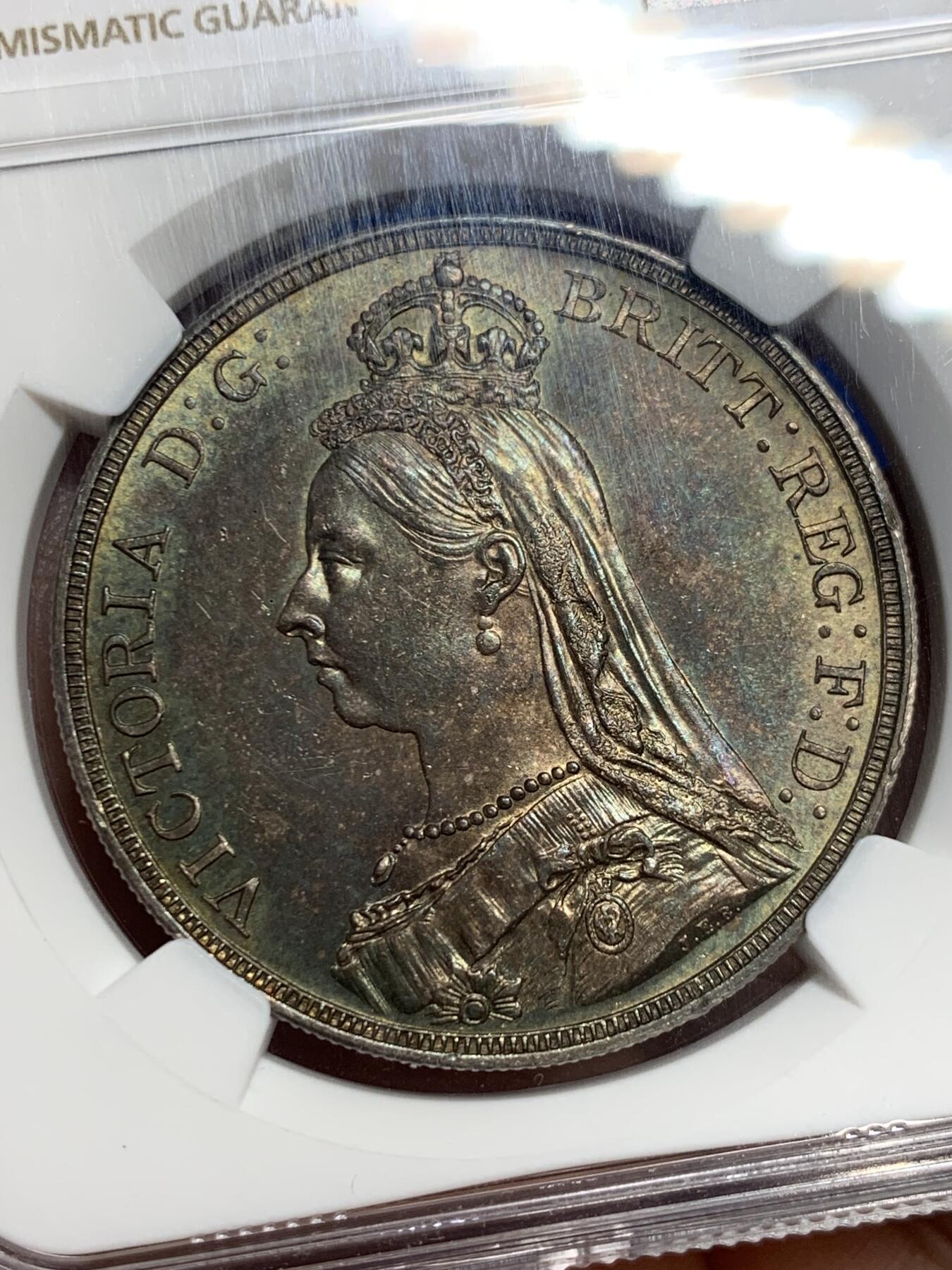 《竞宝斋》第424场 周日，周一，周二  3场连拍 （全场包邮） NGC MS62 英国1887维多利亚高冠马剑银币 兼具酱彩味道和丝滑转光，远超白币的观感