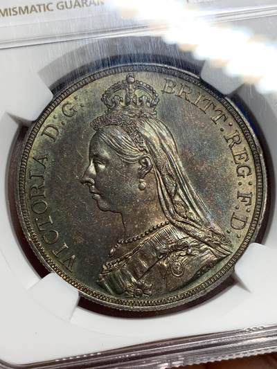 《竞宝斋》第424场 周日，周一，周二  3场连拍 （全场包邮） NGC MS62 英国1887维多利亚高冠马剑银币 兼具酱彩味道和丝滑转光，远超白币的观感