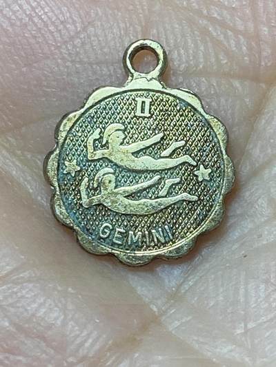 2025年第九十九场(总第一百二十五场）外国好品散币(免佣金) - 双子座♊迷你小吊坠
