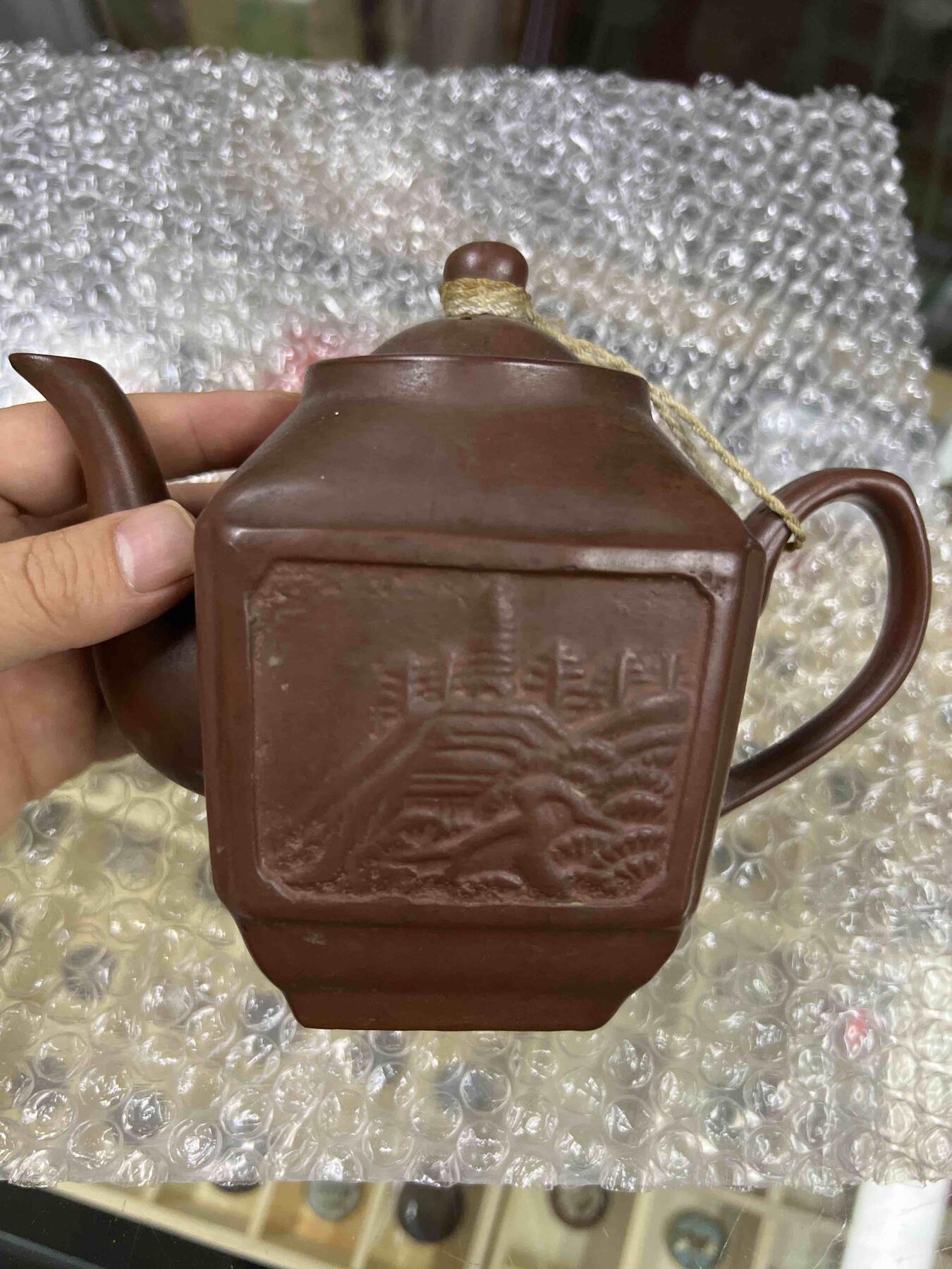 真品像章纪念章、老旧书籍、 延安壶