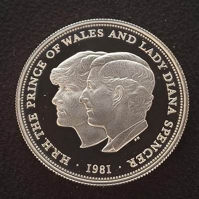 【全场包邮】纯粹捡漏拍465场 - 英国1981年1克朗查尔斯戴安娜世纪婚礼精制克朗型（28.28克）纪念银币