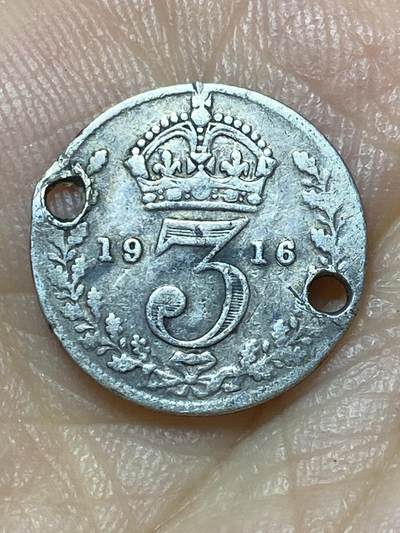 2025年第九十九场(总第一百二十五场）外国好品散币(免佣金) - 打孔–英国🇬🇧1916年3便士银币(乔治五世第一版，925高银)