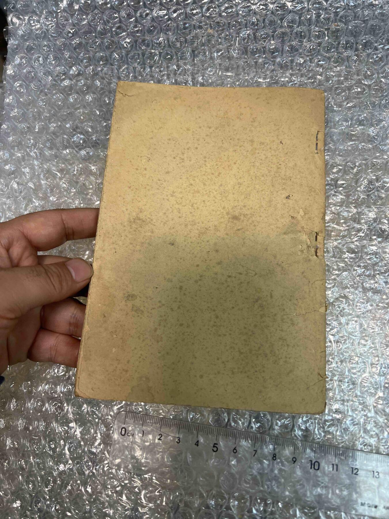 真品像章纪念章、老旧书籍、 老旧书籍、阅读本