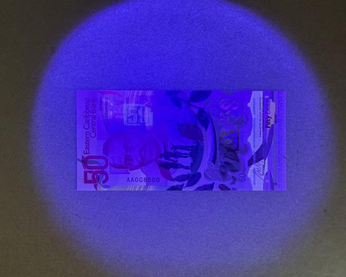 【Blue Auction】世界纸币精拍第733期——祝各位藏友国庆中秋假期快乐！ 【AA冠无47千位小号】东加勒比 新版50元 全新UNC