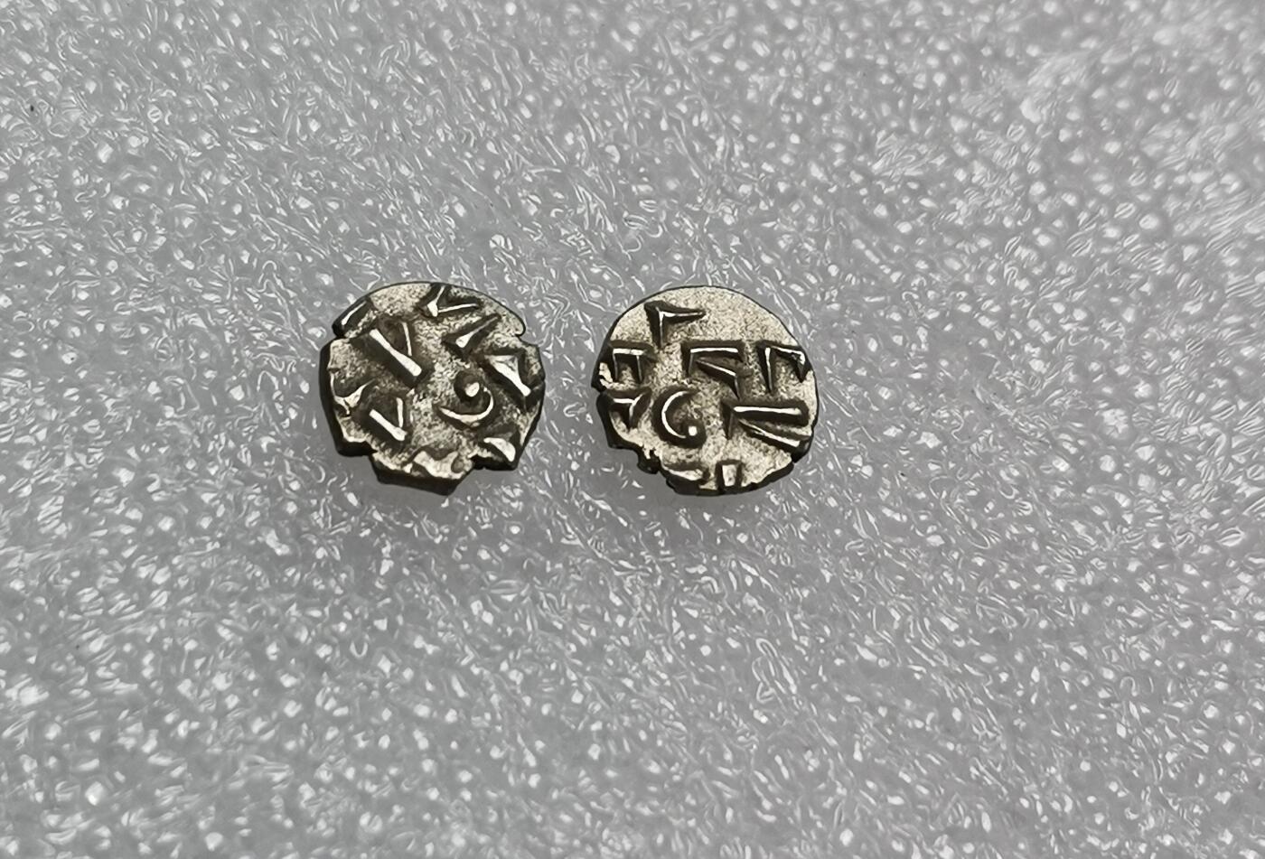 瓶子🏺第210期拍卖会  中亚打制银币  不同版本稀少深打2枚
