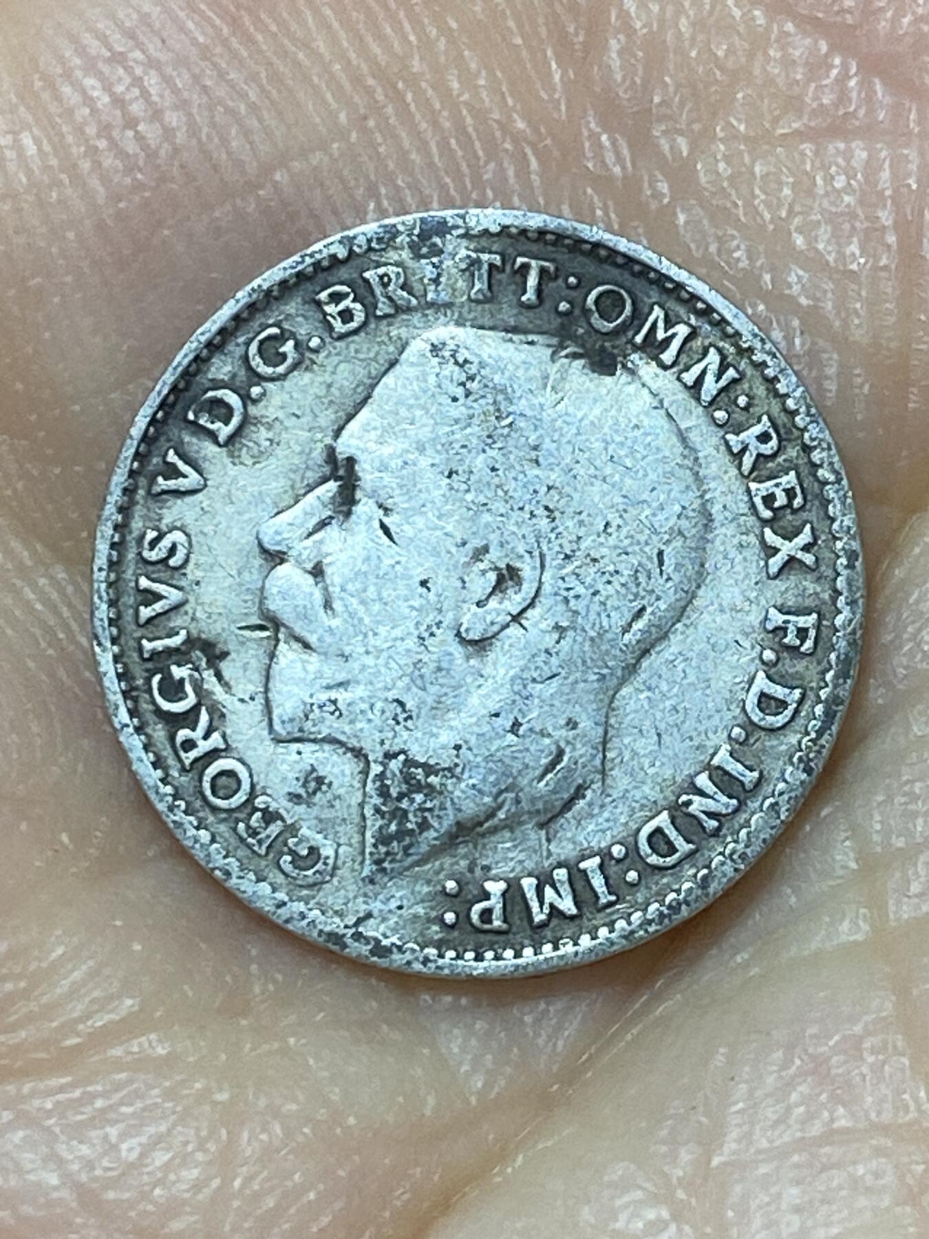 2025年第九十九场(总第一百二十五场）外国好品散币(免佣金) 英国🇬🇧1915年3便士银币(乔治五世第一版，925高银)
