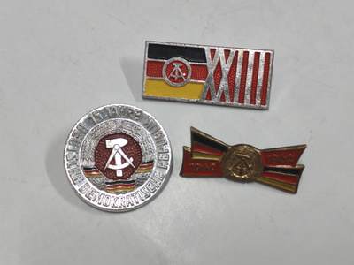 韵星假日拍卖第二十六期 -- Rimey Holidays Auction 26 - 民主德国建国15.13.23周年纪念章一组