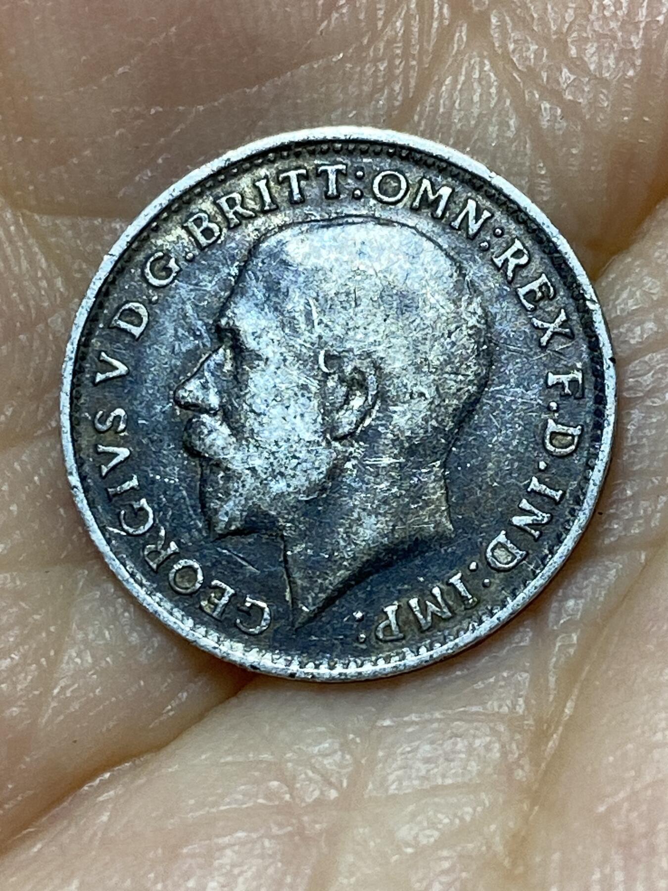 2025年第九十九场(总第一百二十五场）外国好品散币(免佣金) 英国🇬🇧1915年3便士银币(乔治五世第一版，925高银)