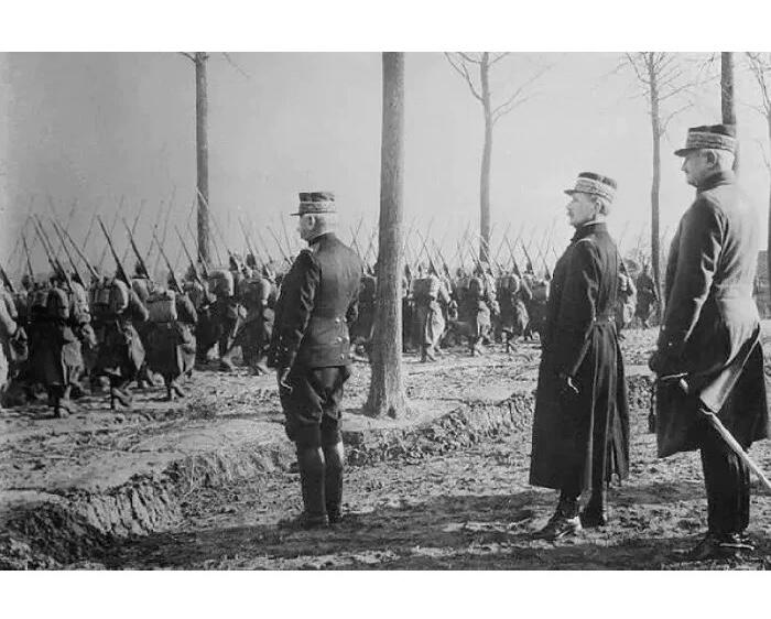【艺术】法国艺术大章1914年 一战名将霞飞元帅马恩河战役站前演讲 高浮雕精制超大铜章 68MM 138克