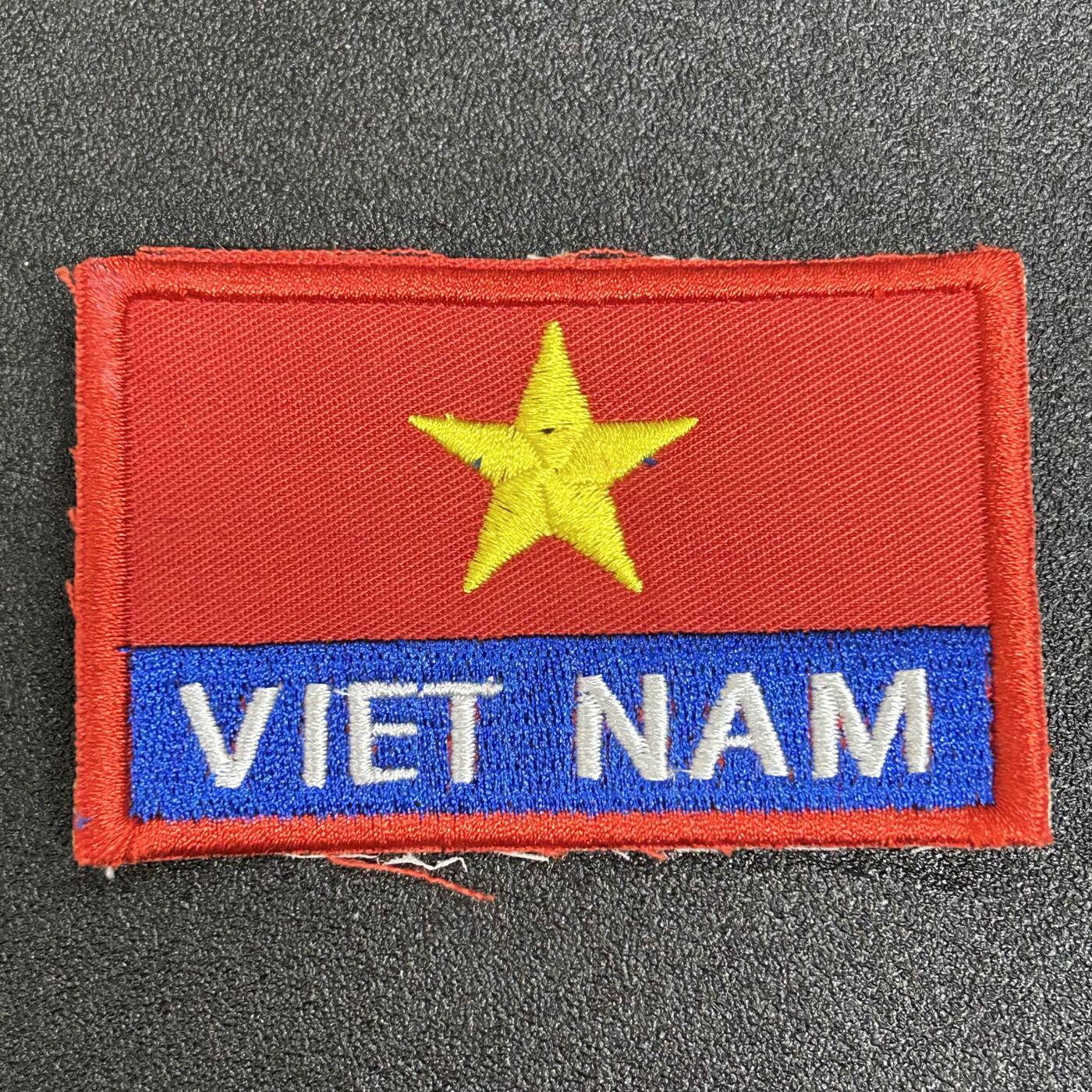 西秦中古拍卖第六十期 越南人民军国籍识别臂章