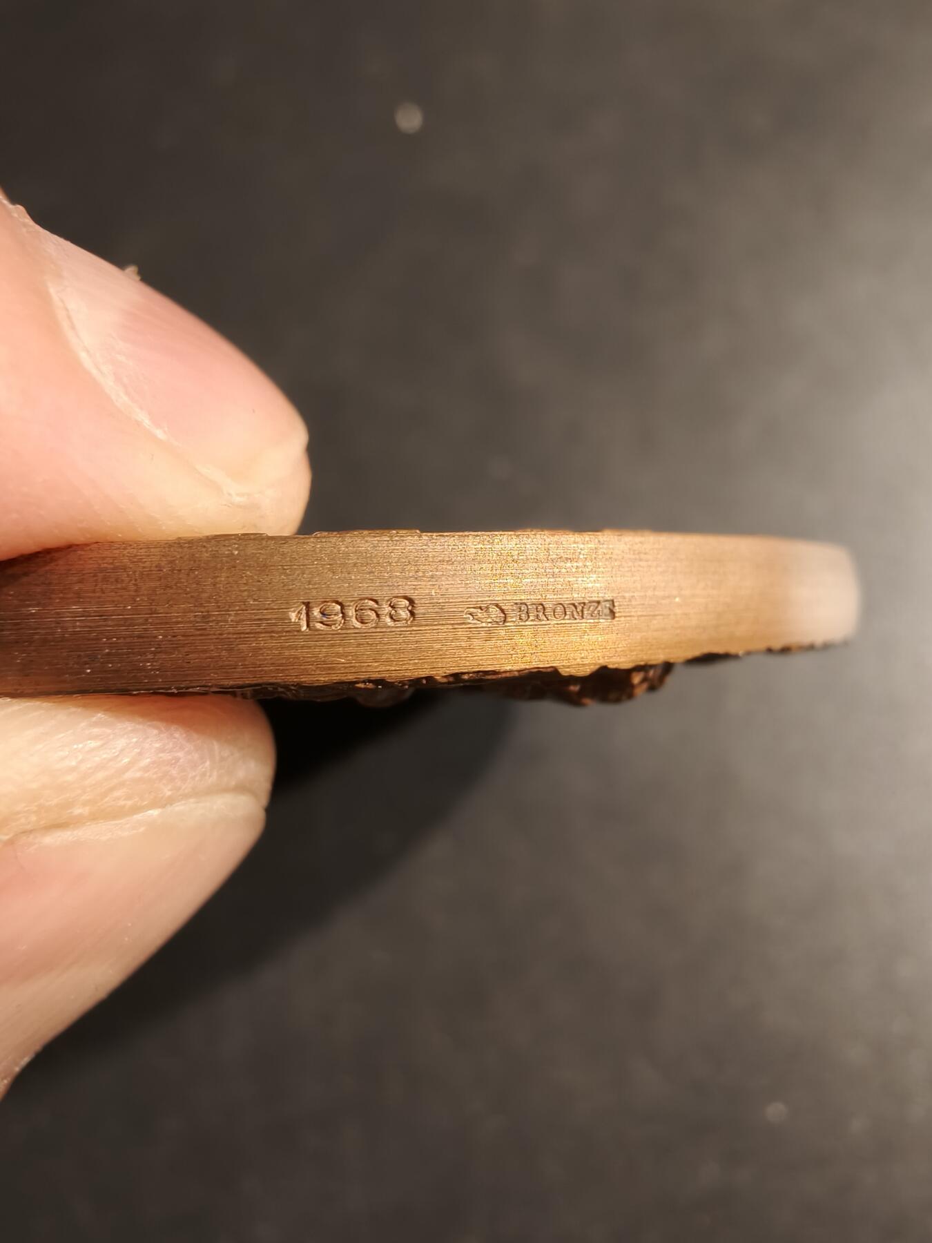 老王徽章第153期 法国一战50周年大铜章 原盒 自直径68mm. 重量170.2g