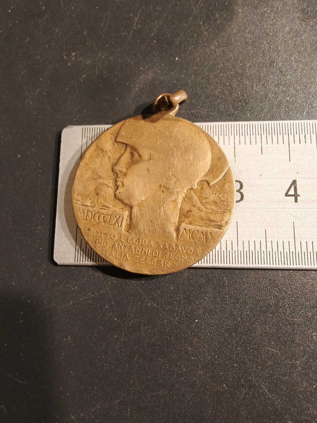 老王徽章第153期 意大利1911年都灵国际工业与劳动展览会铜奖章    直径30mm.  重量11.9g