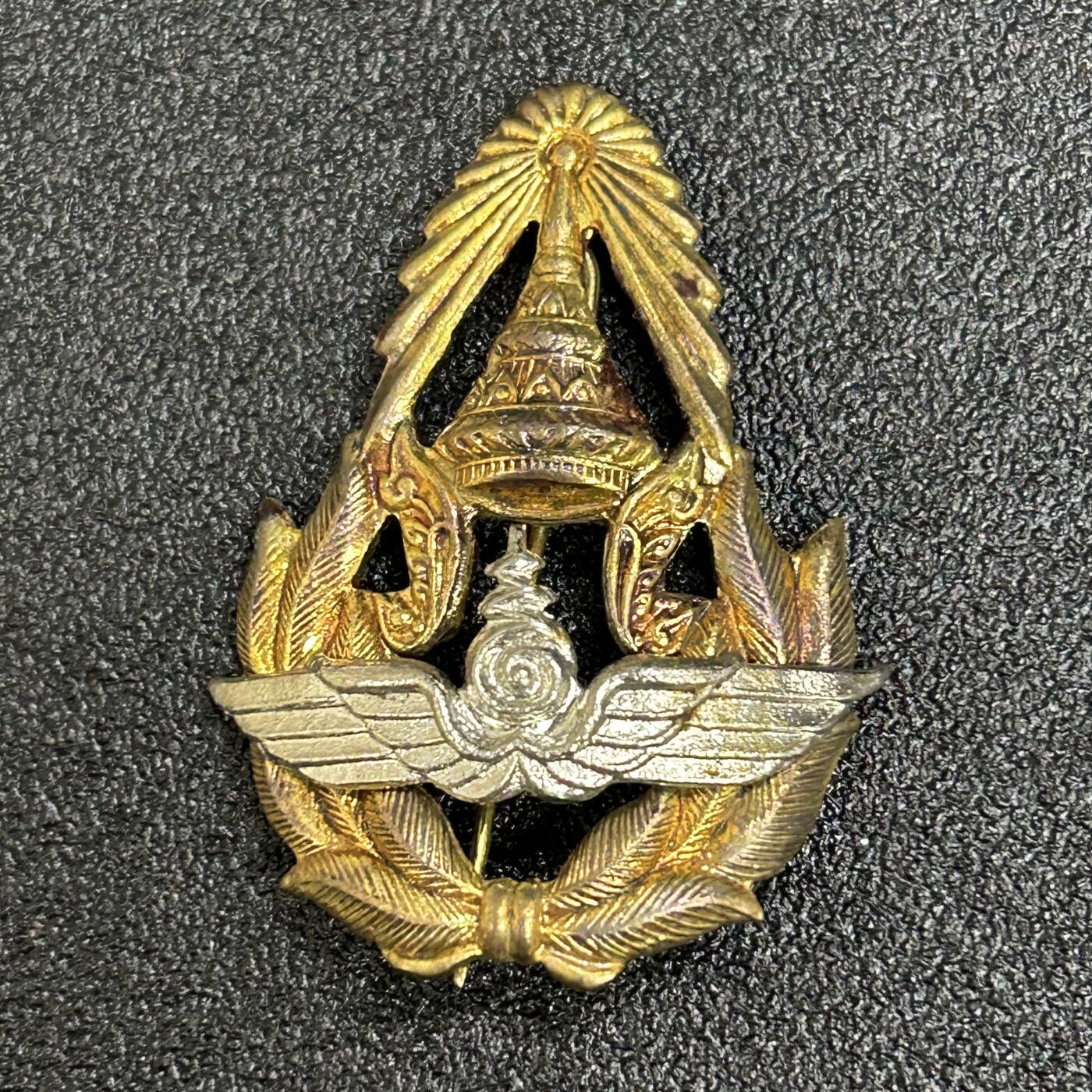 西秦中古拍卖第六十期 泰国早期皇家空军小帽徽 越南战争时期