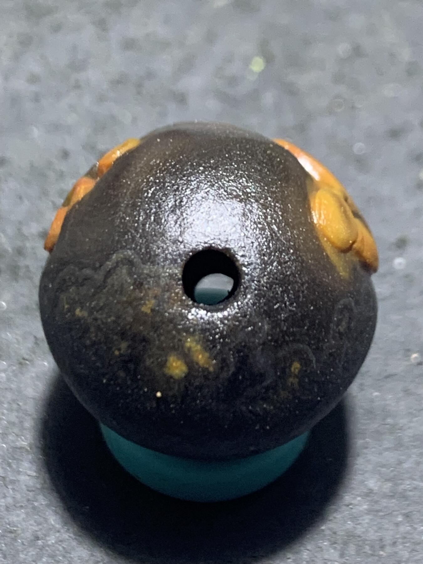 精美亚光战国红玛瑙手工俏色巧雕无相佛如意圆珠一个，