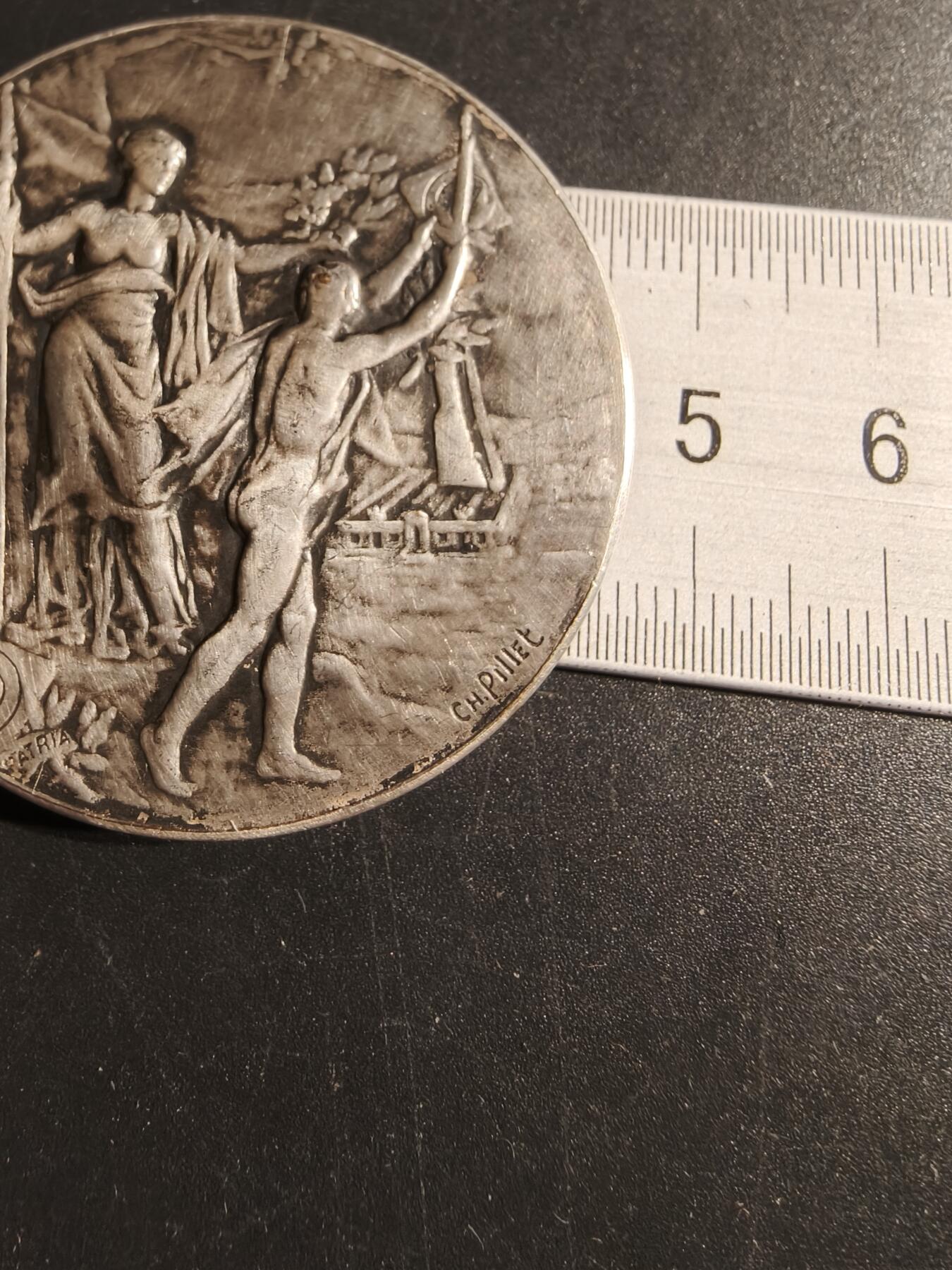 老王徽章第153期 法国玛丽安娜镀银大铜章    大师皮列作品   直径46mm.   重量44.6g