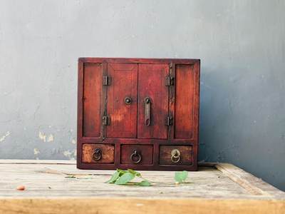 清代官箱：包老 做工精致，带5枚铜钱 - 清代官箱：包老 做工精致，带5枚铜钱