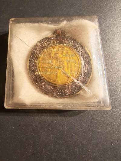 老王徽章第153期 - 法国保龄球运动纪念章    原盒    直径50mm.  重量47.4g