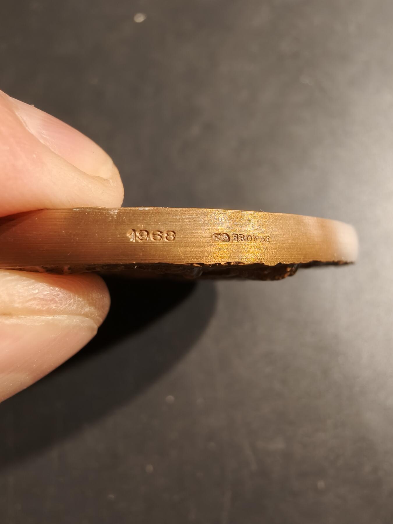 老王徽章第153期 法国一战50周年大铜章 原盒 自直径68mm. 重量170.2g