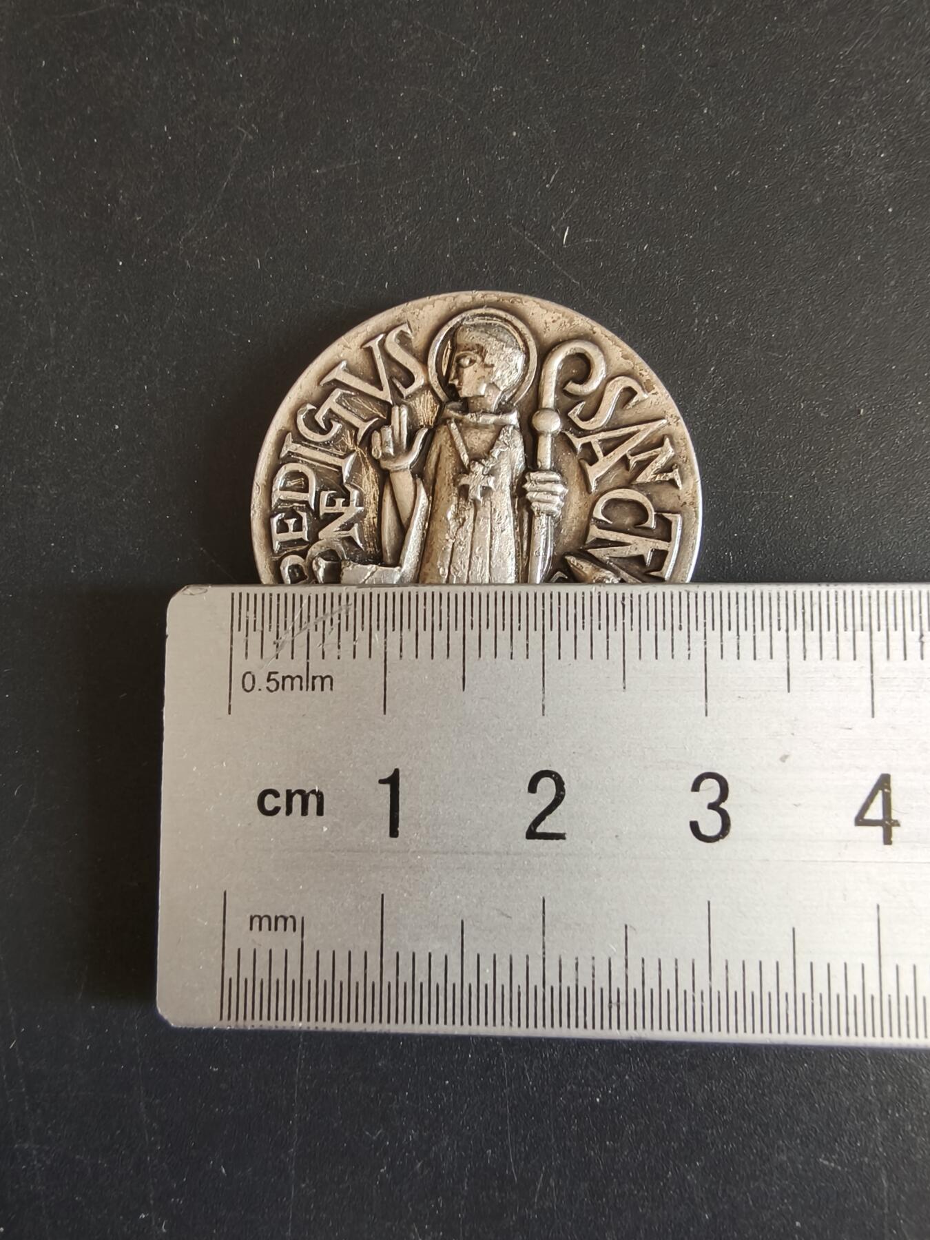 老王徽章第153期 法国天主教会纪念章    大尺寸   直径30mm