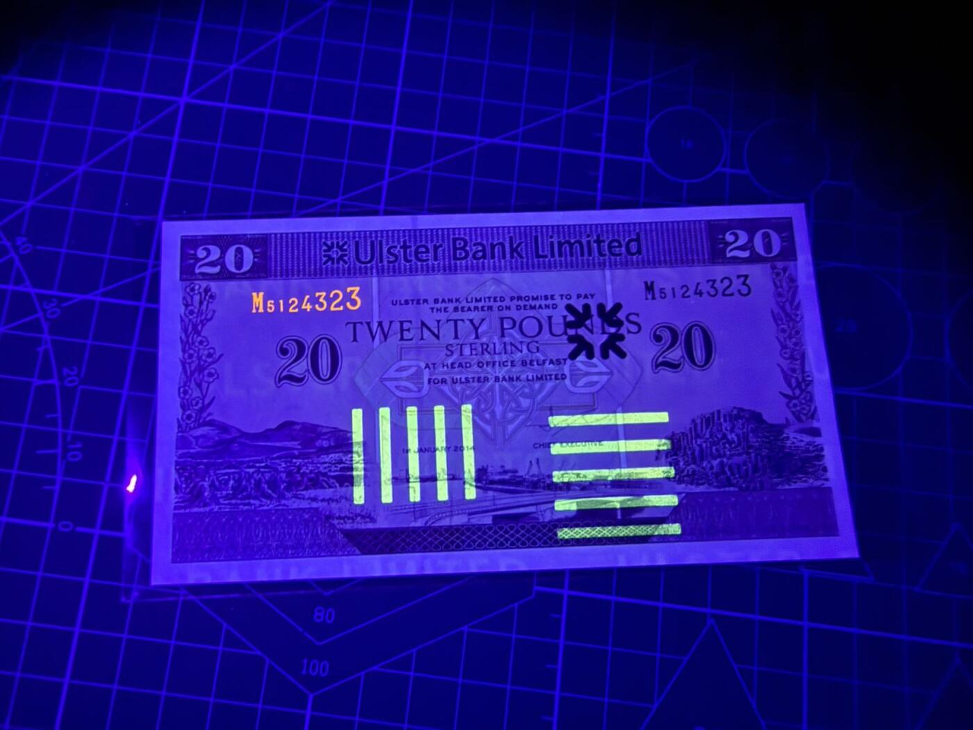 【炜奕收藏】，第四十六期 2014年北爱尔兰阿尔斯特银行20镑，UNC-品相，出厂挤压痕