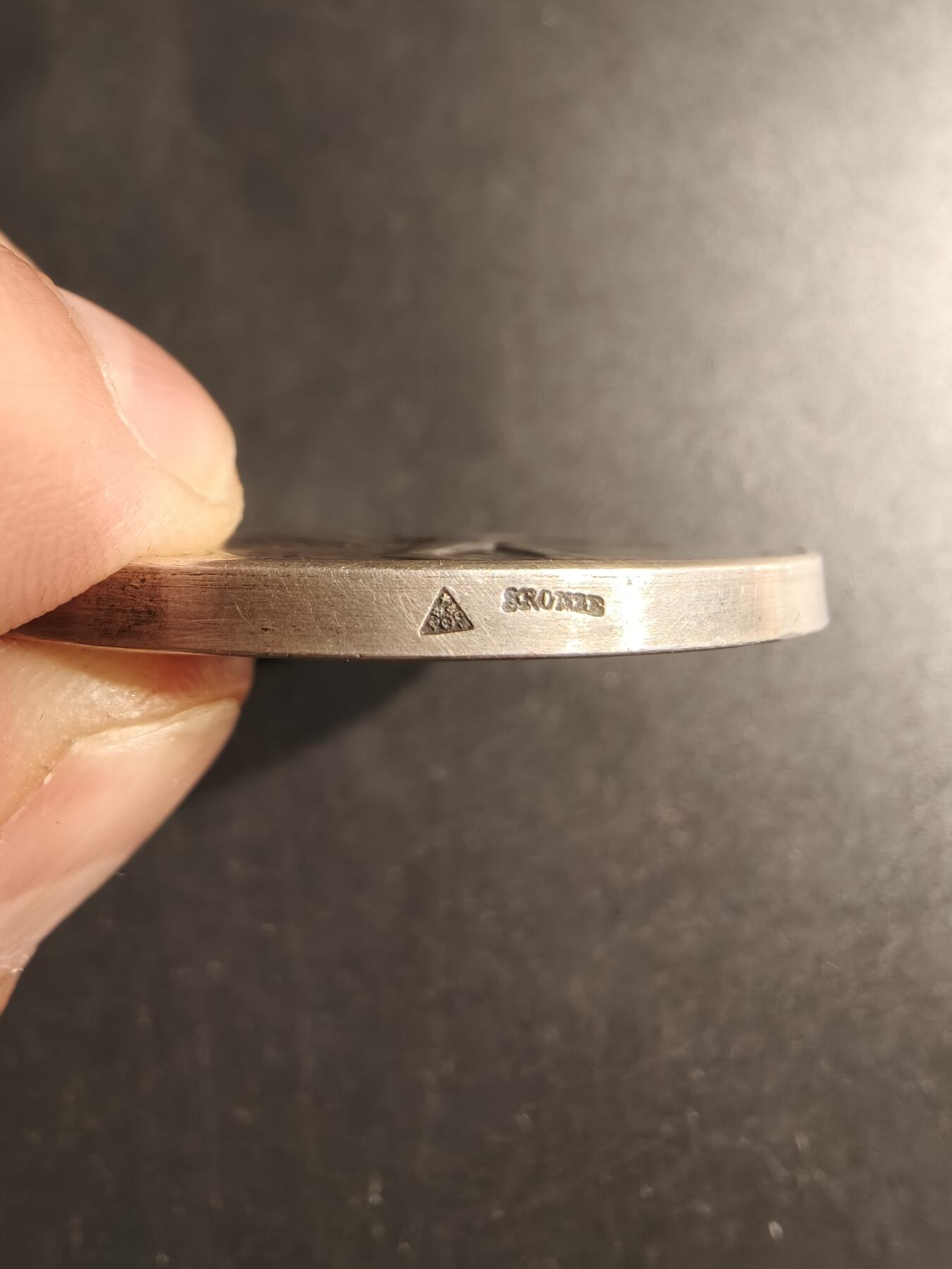 老王徽章第153期 法国玛丽安娜镀银大铜章    大师皮列作品   直径46mm.   重量44.6g