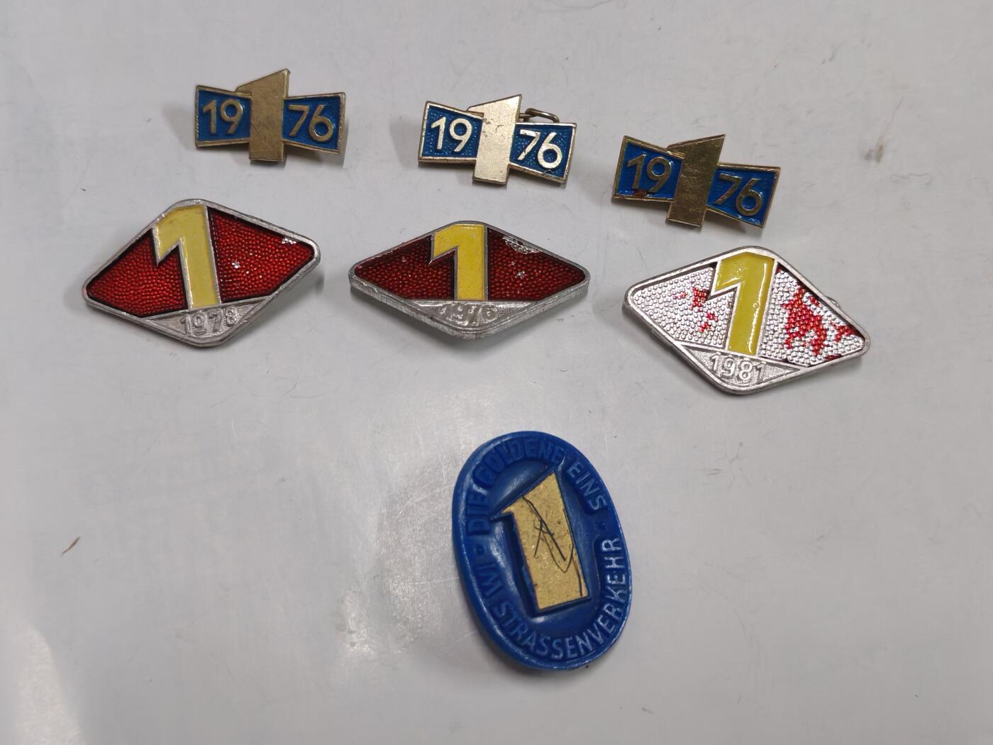韵星假日拍卖第二十六期 -- Rimey Holidays Auction 26 民主德国青年船活动徽章一组