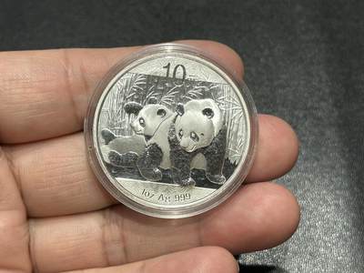《外钞收藏家》第五百七十二期（畅拍场）（本平台长期征集拍品、欢迎藏友们联系合作） - 2010年熊猫银币 1盎司 边上轻微氧化