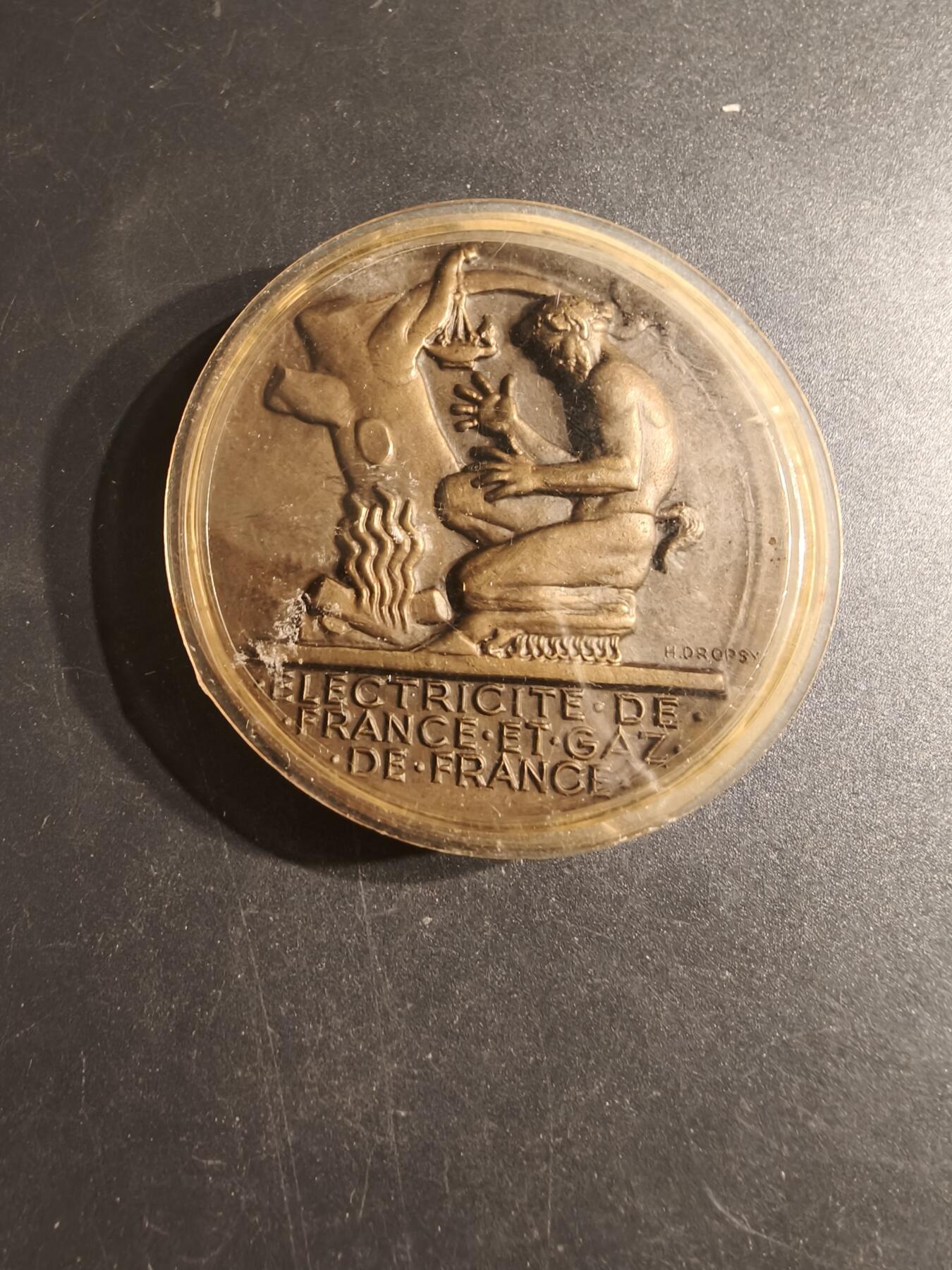 老王徽章第153期 法国电力公司服务20周年大铜章    直径54mm.  重量75g