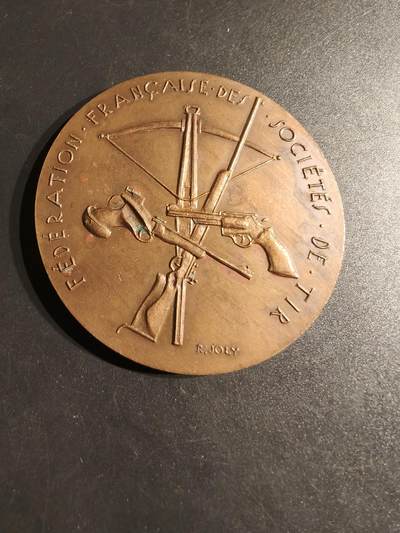 老王徽章第153期 - 法国射击协会大铜章    直径58mm.  重量85.4g