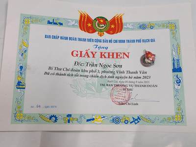 韵星假日拍卖第二十六期 -- Rimey Holidays Auction 26 - 越南社会主义共和国陈乐山为共青团发展积极贡献奖状带证章