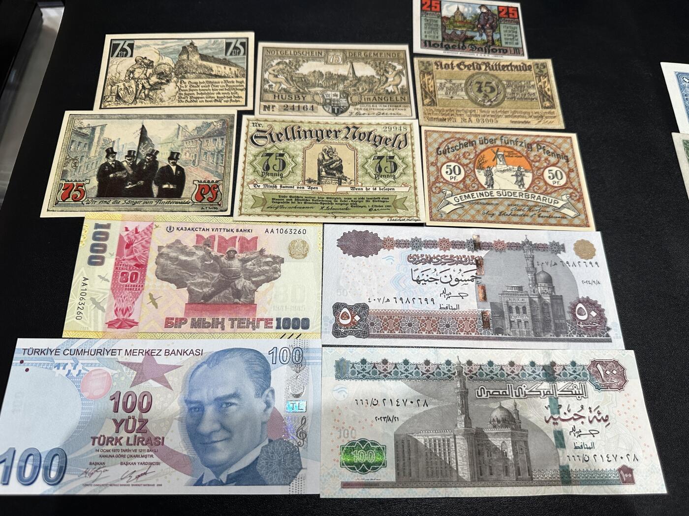 《外钞收藏家》第五百七十二期（畅拍场）（本平台长期征集拍品、欢迎藏友们联系合作） 埃及、土耳其、哈萨克斯坦等 11张一起 全新 个别不绝