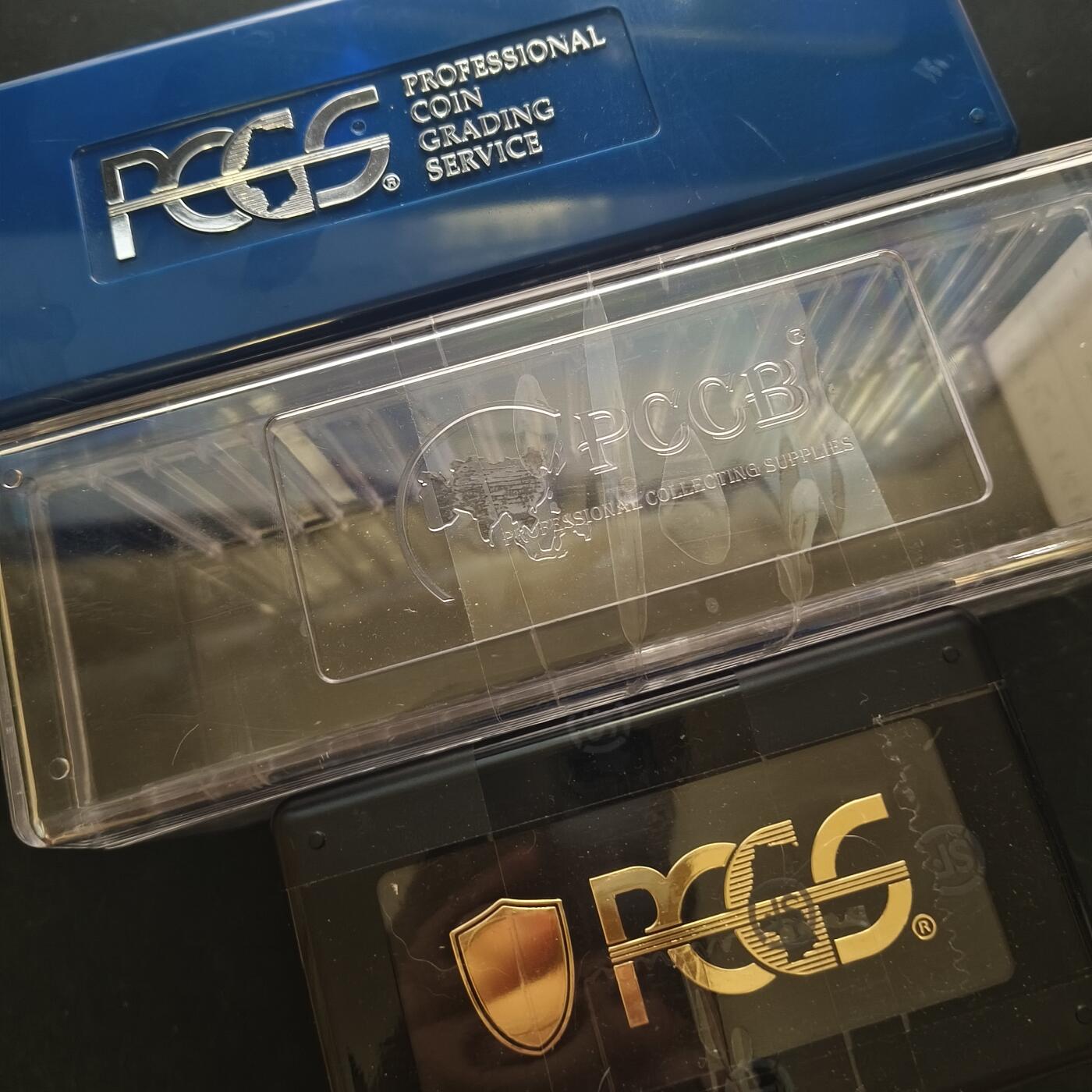 【全场包邮】纯粹捡漏拍465场 【收藏工具】PCGS评级币收藏盒大小各1+PCCB评级币收藏盒大1-共计可放50枚