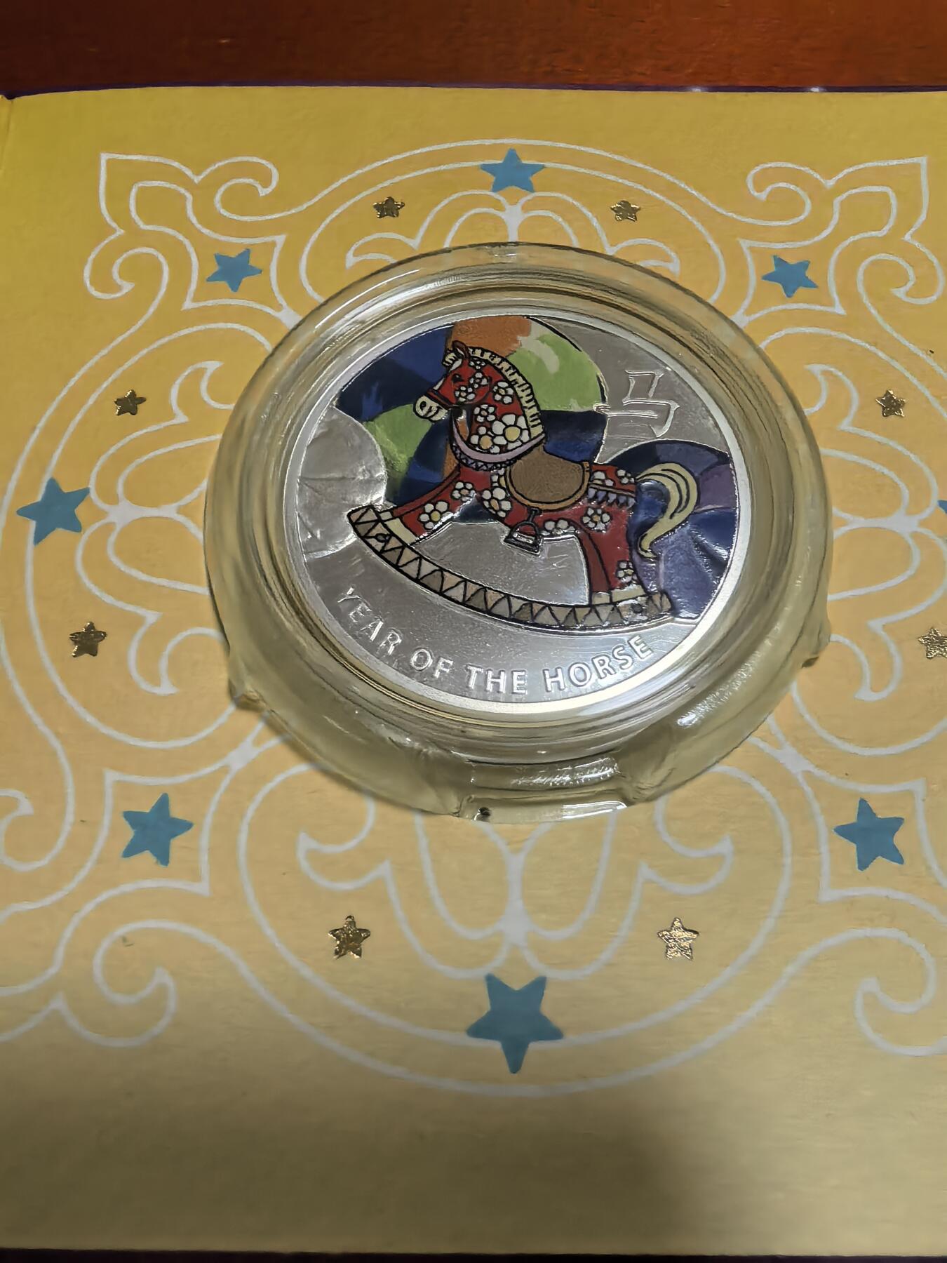 长老汇蛇年精选第五十六场拍卖 2014纽埃马年彩色精制银币，16.81克925银，卡装