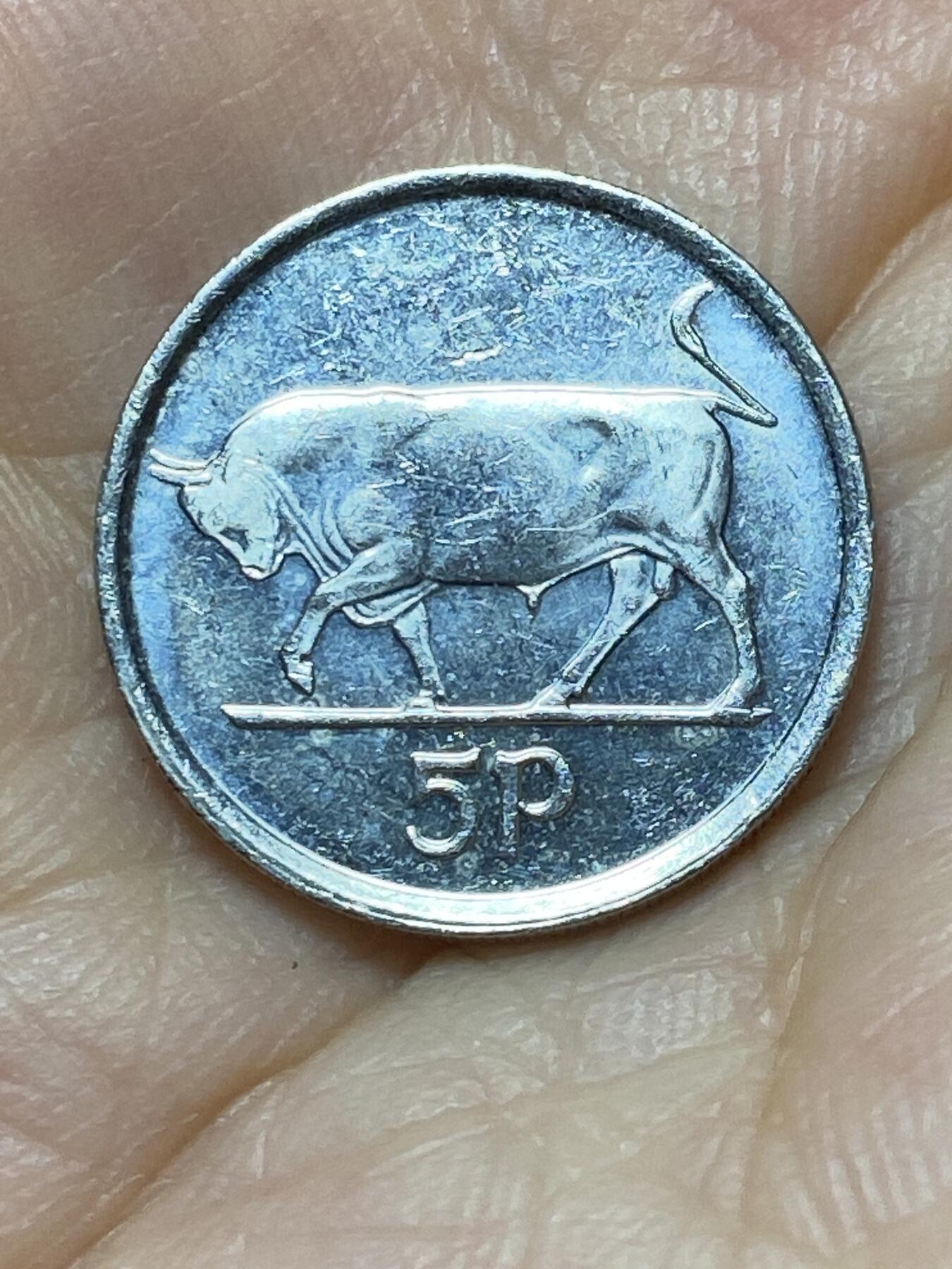 2025年第一百零一场(总第一百二十七场）外国好品散币(免佣金) 爱尔兰🇮🇪1998年5便士(共和国时期第二套第二版，牛头向左小尺寸版)