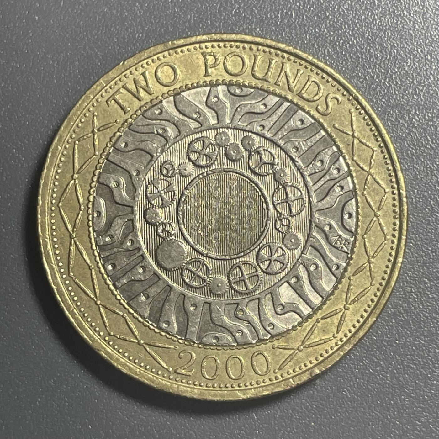 回流1001-2 英国2000年2英镑双金属纪念币 齿轮科技