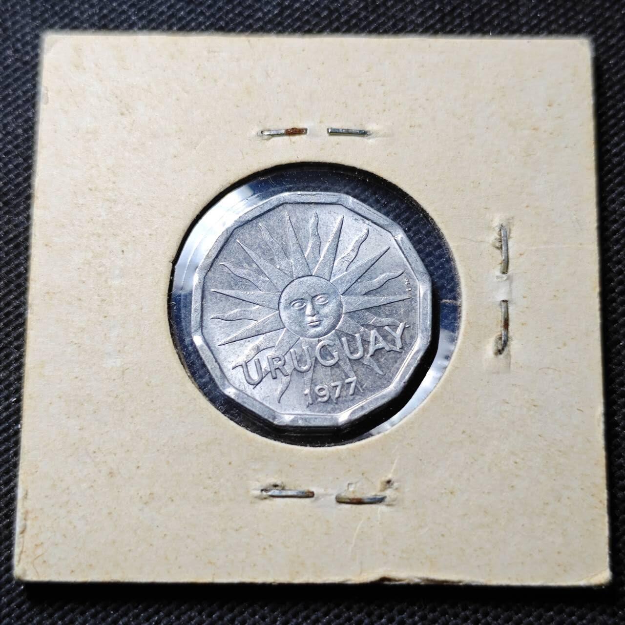 KK钱币收藏小铺 第351场 2月预留时间 周末发货  1977乌拉圭2比索 不多见
