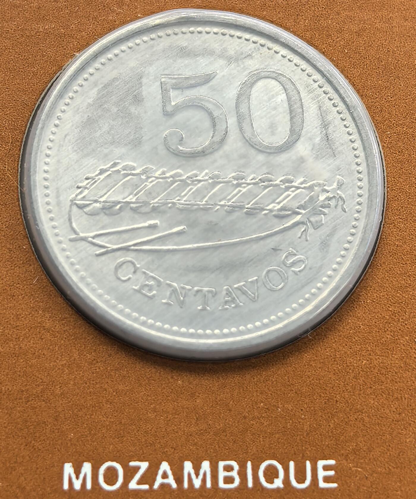 外国优质纪念币邮币封银币，周日晚上九点倒数截拍，满百包邮，可寄存半年，喜欢朋友微信扫描二维码可直接参拍
