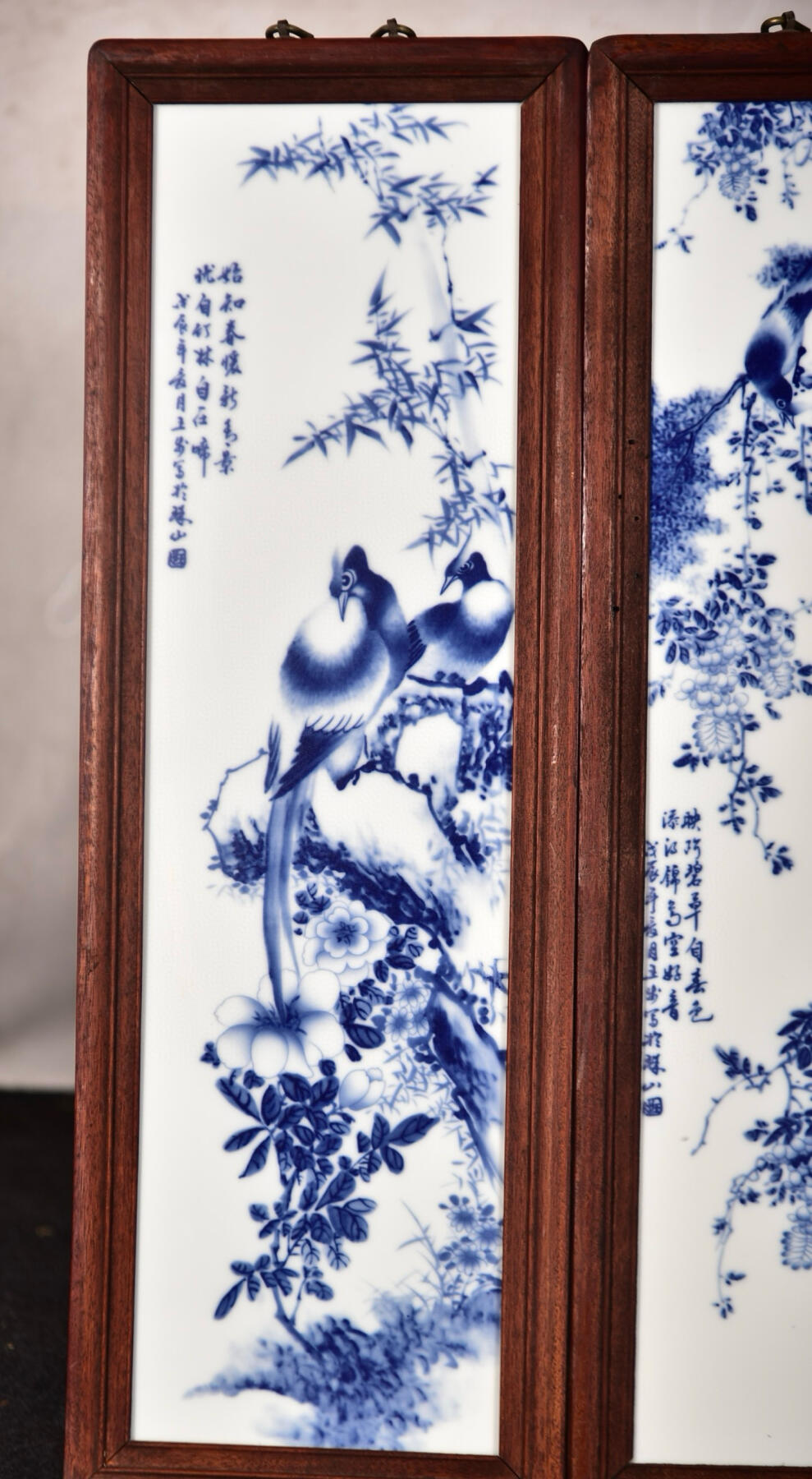 青花大王王步作品赏析！ 红木镶精品青花花鸟瓷板画挂屏一组！ 《鸟语花香》