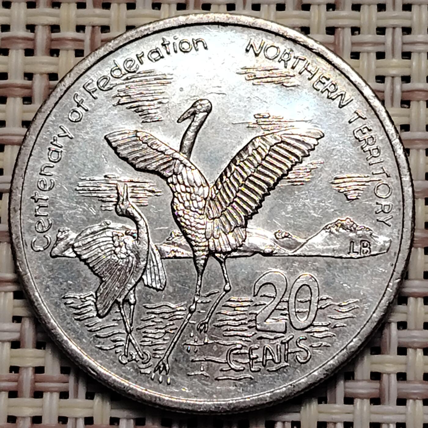 布加迪🐬～世界钱币(上海)🌾第 247 期 /  各国套币和散币 澳大利亚🇦🇺 2001年 20分 28.5mm 北领地成立100周年