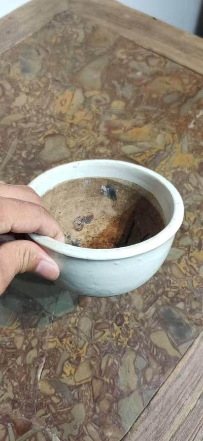 明代，白釉老窑香炉，古朴厚重，保存完整。径13cm高8cm。 - 明代，白釉老窑香炉，古朴厚重，保存完整。径13cm高8cm。