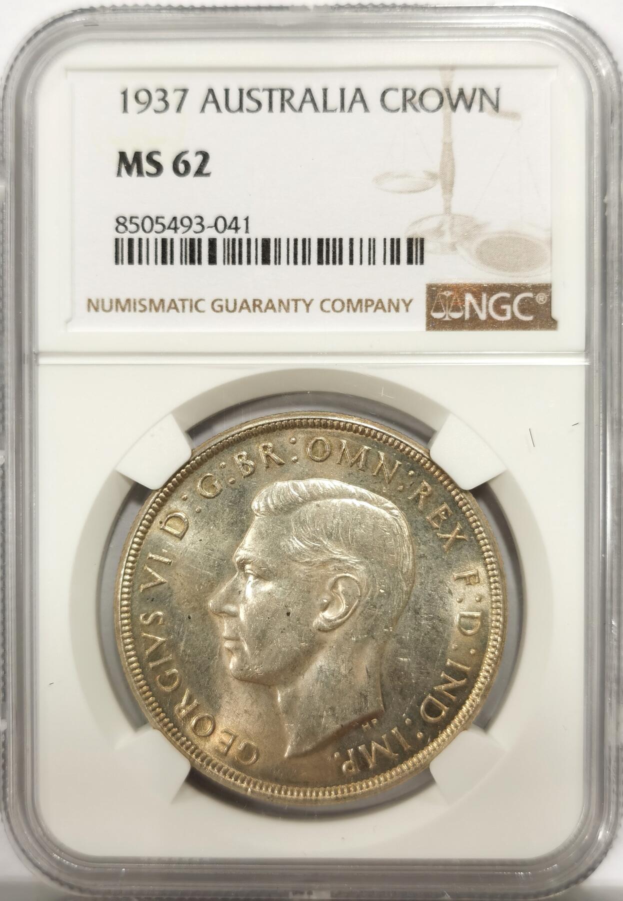 博洋堂世界钱币拍卖第142期（全场包邮） NGC MS62 澳大利亚1937年乔治六世大皇冠1克朗银币，直径38.2mm，重28.2g，92.5%银。原汁原味黄油彩老包浆，包浆醇厚，转光强烈细节优秀，状态极佳。
