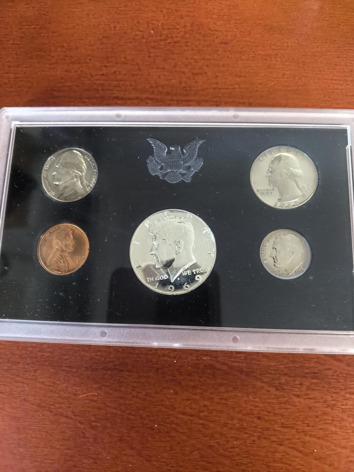 长老汇蛇年精选第五十五场拍卖 1969美国5枚精制套币，含肯尼迪半圆银币1枚