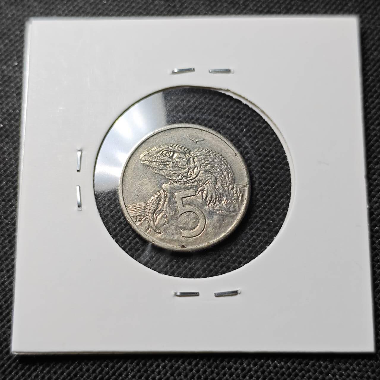 KK钱币收藏小铺 第352场 2月预留时间 周末发货  1985新西兰5分 浅雕版 加拿大代铸