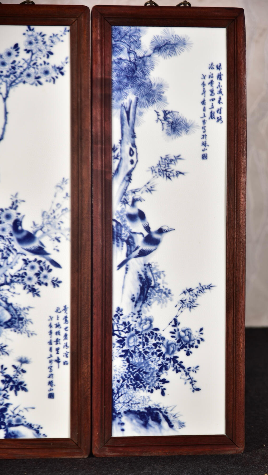 青花大王王步作品赏析！ 红木镶精品青花花鸟瓷板画挂屏一组！ 《鸟语花香》