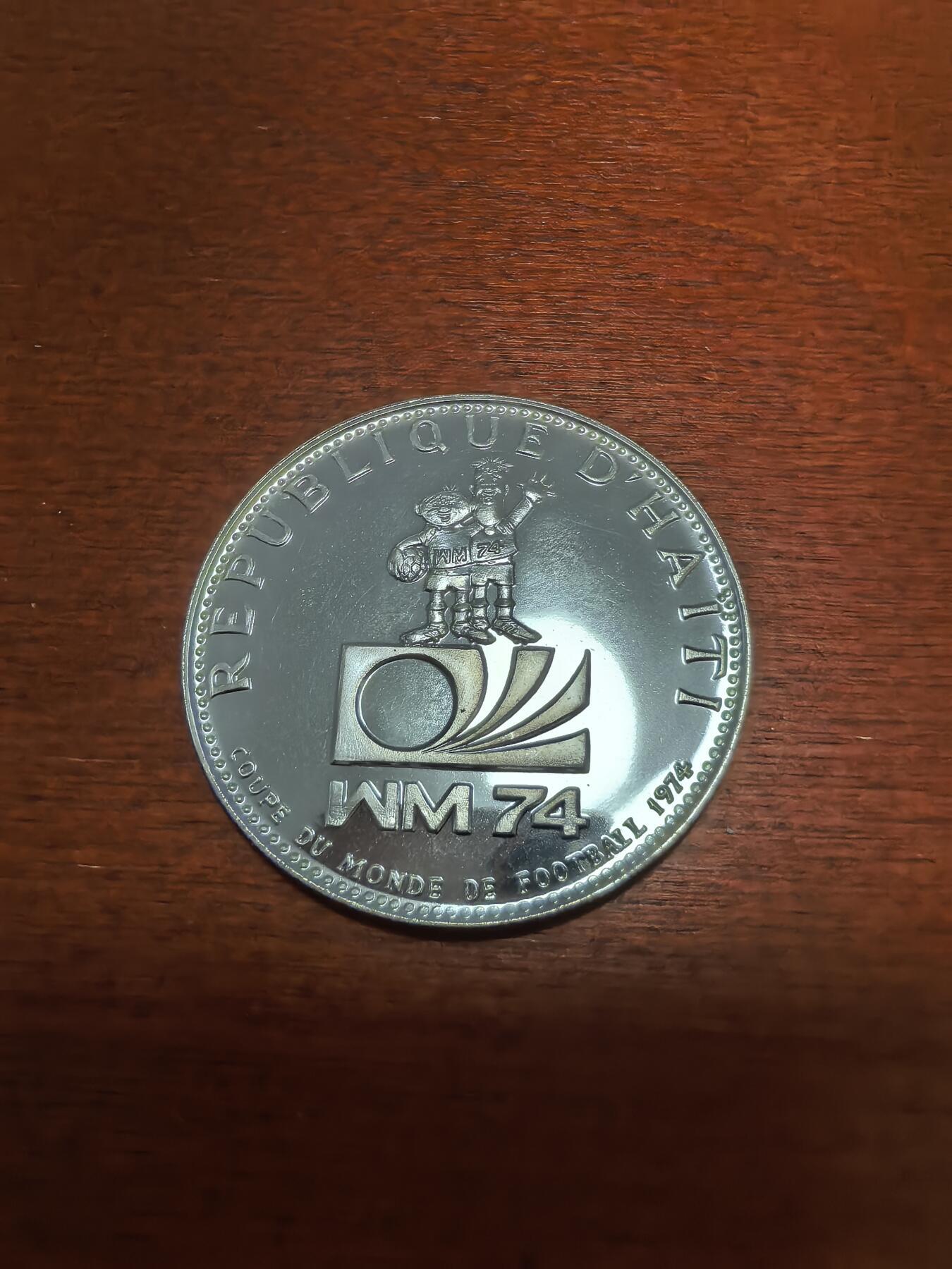 长老汇蛇年精选第五十五场拍卖 1973海地世界杯50古尔德精制银币，16.67克925银，1.2万枚
