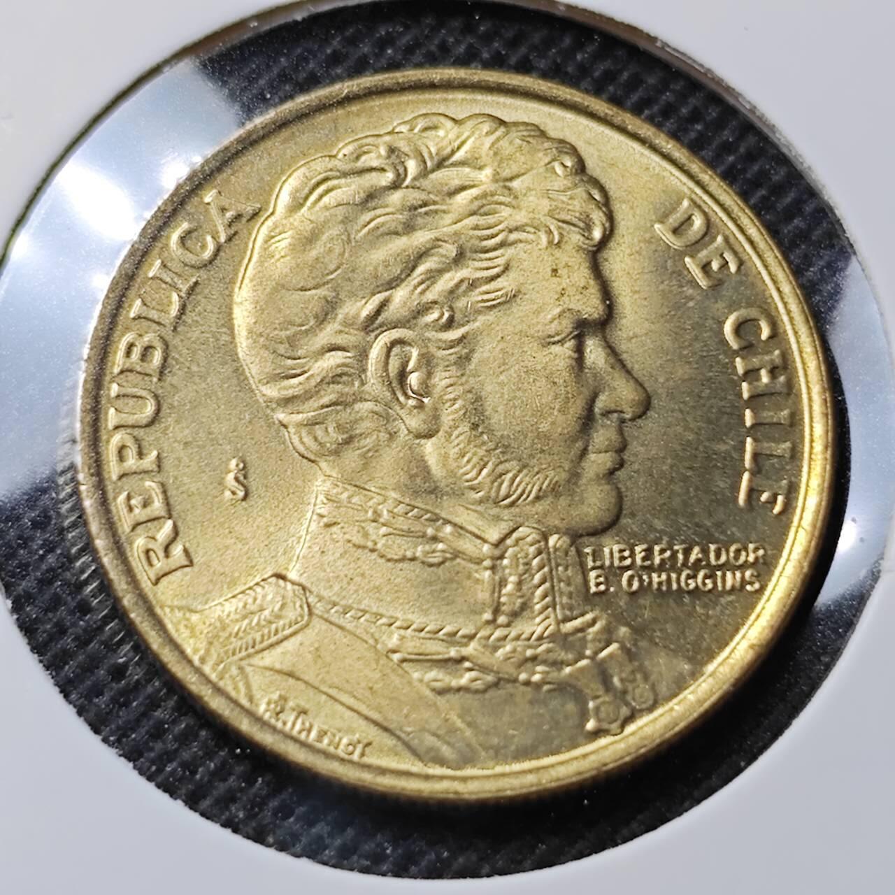 KK钱币收藏小铺 第352场 2月预留时间 周末发货  1979智利1比索铜币 好品
