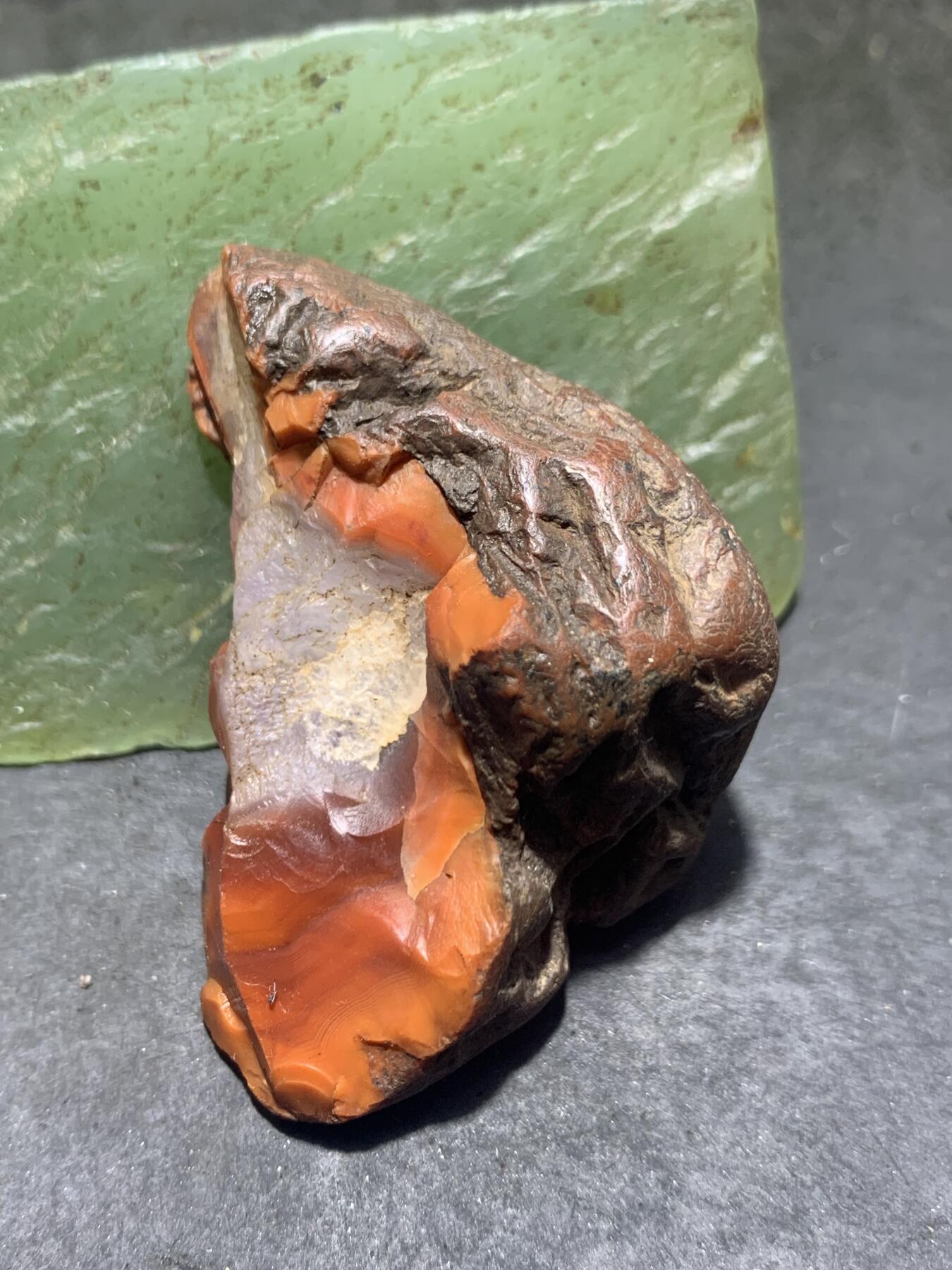 精美铁皮开窗冰飘柿子红南红玛瑙原石一颗，