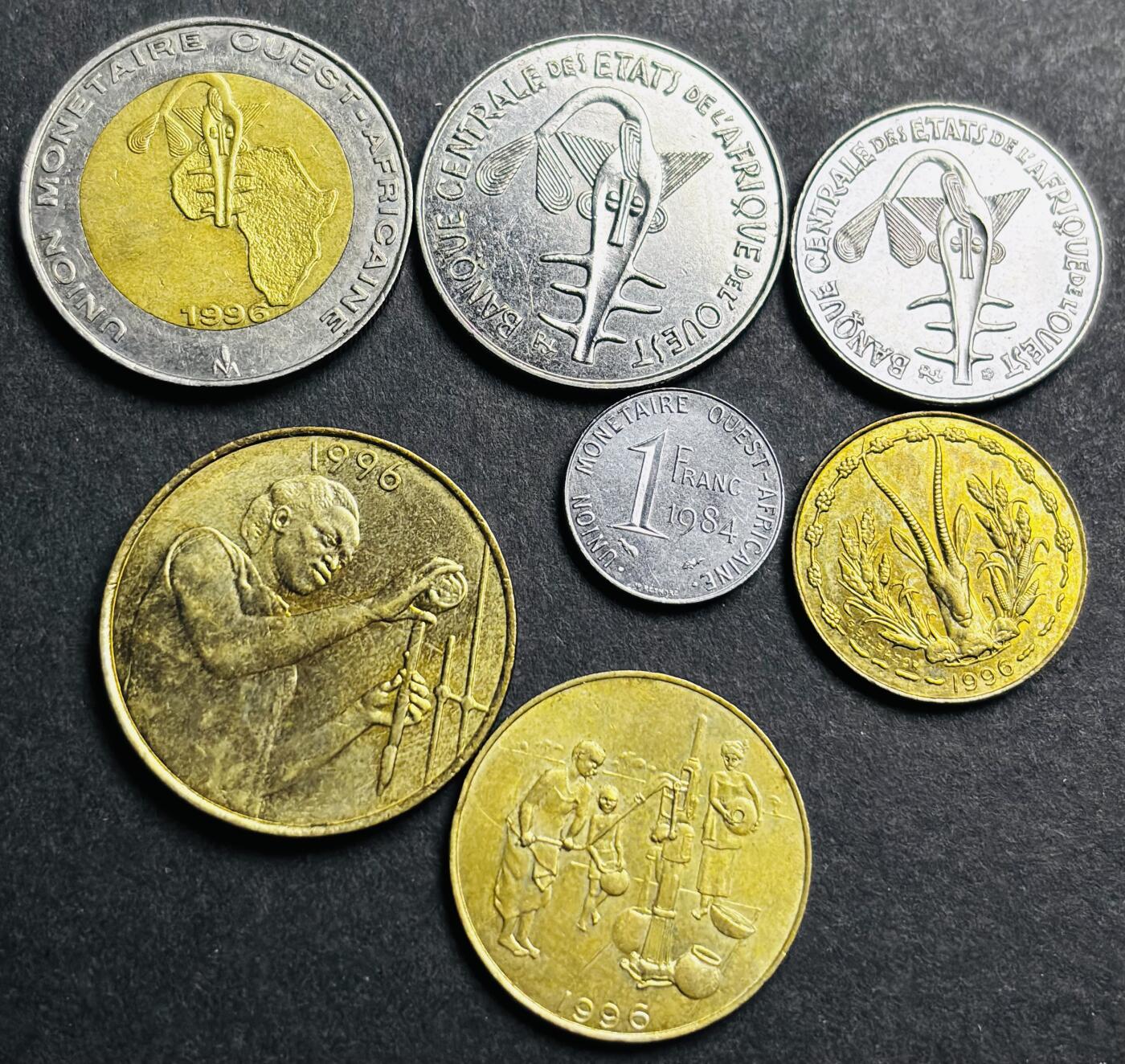 文馨钱币收藏第 274 场，批量银币，散币场 长期接收代拍品 原光品相西非联盟 1-250 法郎 7 枚套币，包含少见 250 法郎双色币